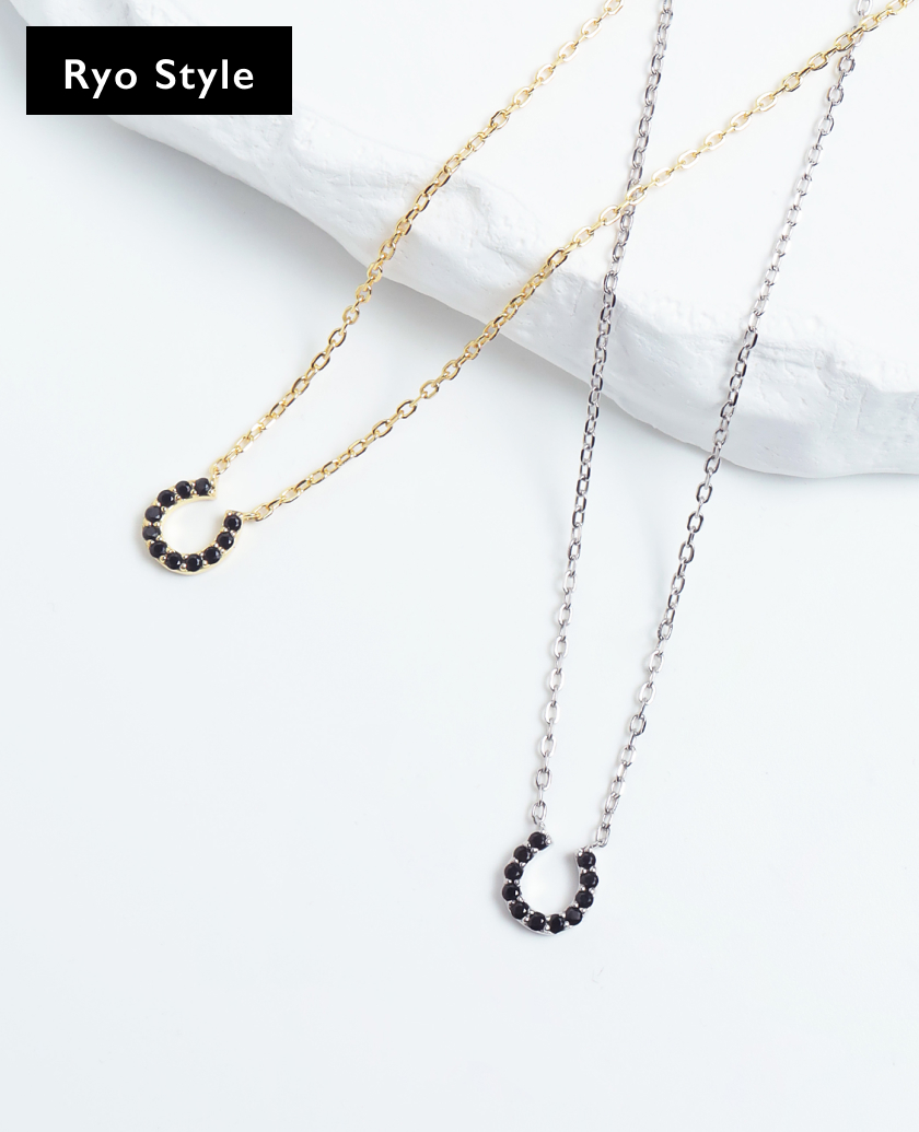 Horseshoe Onyx Pendant