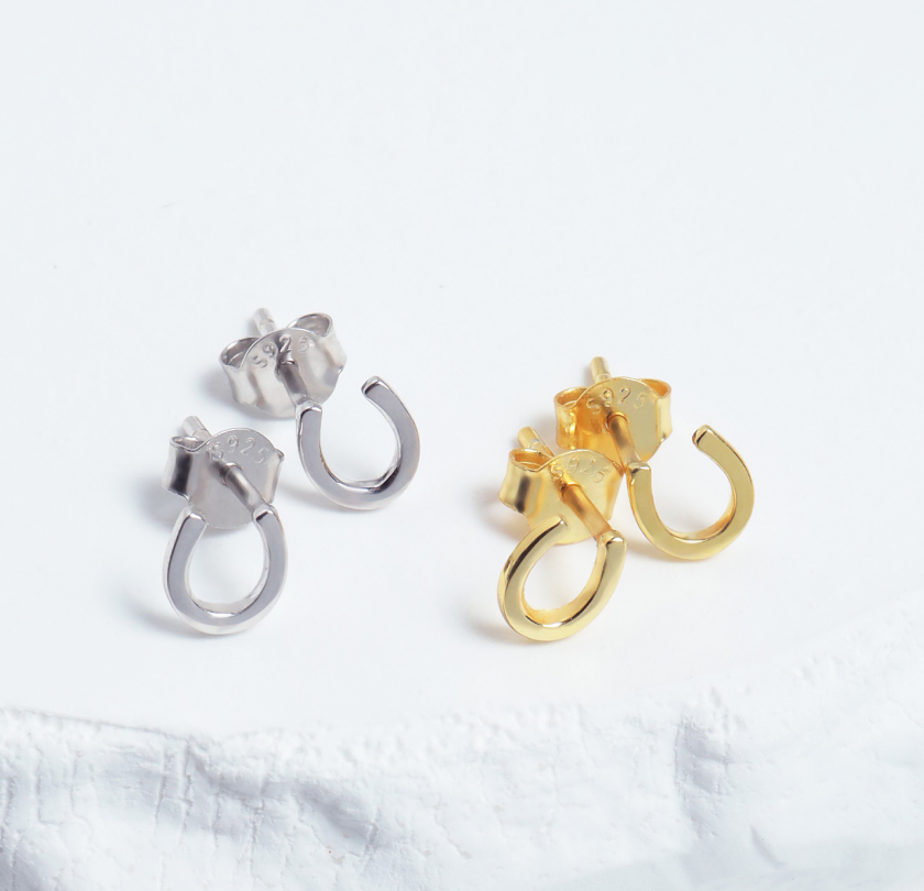 Petite Horseshoe Pierce